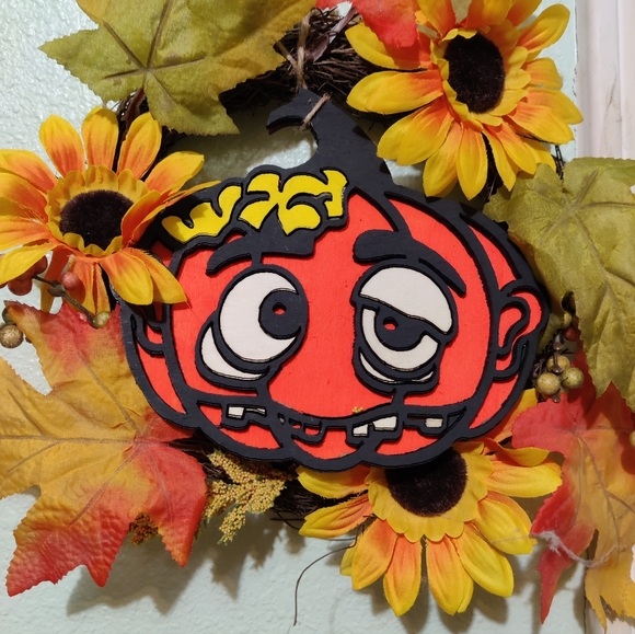 Jackson zombie pumpkin wreath - Picture 3 of 8